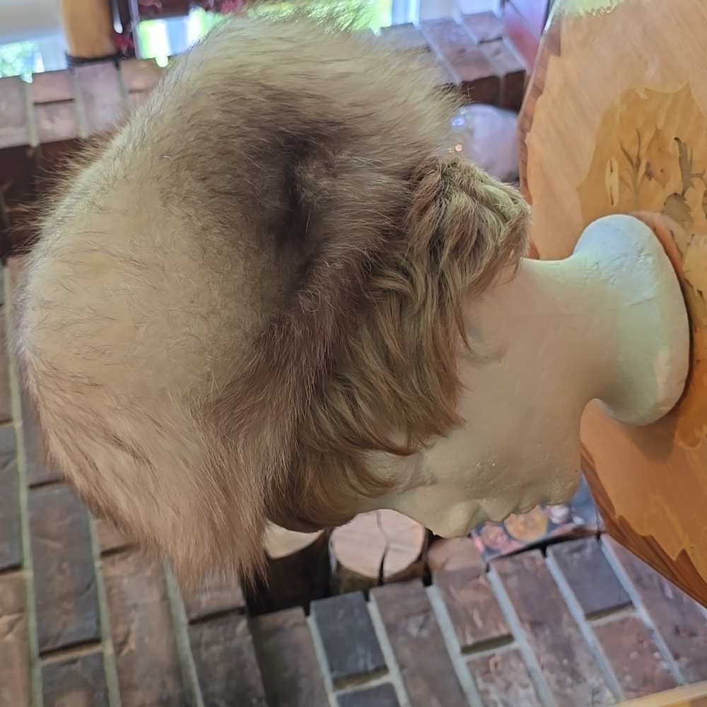 Vintage 1968 White Fox Fur Winter Hat, 21" Around Inside​
